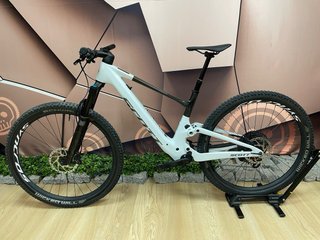 Bicicleta Scott Lumen 905