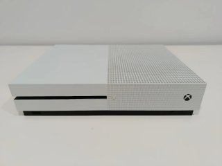 XBOX ONE S + MANDO Y ACCESORIOS