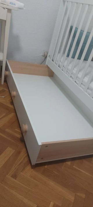 Cuna con cajón,incluye colchón