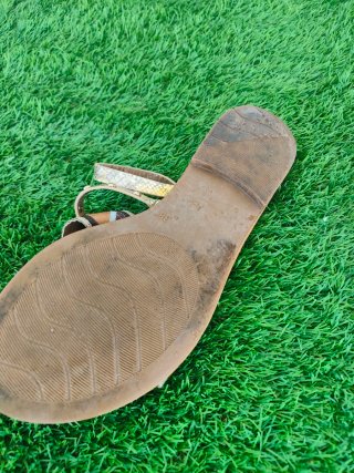 Sandalias mujer verano doradas y multicolor