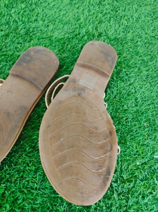 Sandalias mujer verano doradas y multicolor