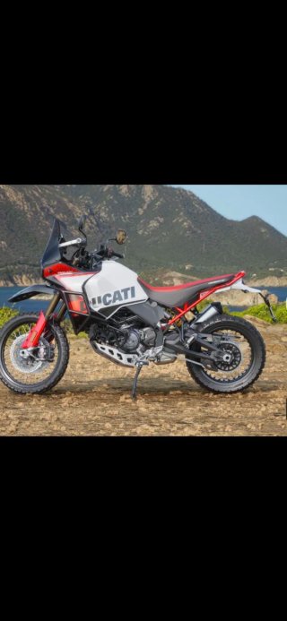 Ducati Desert X Rally 2024 - Como Nueva