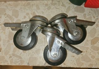 3 Ruedas con Freno Metálicas