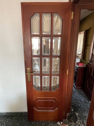 5 Puerta de madera con cristal