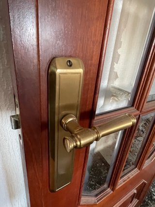 5 Puerta de madera con cristal