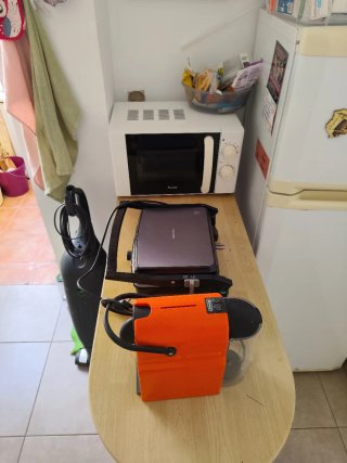 Microondas, Sandwichera y Cafetera