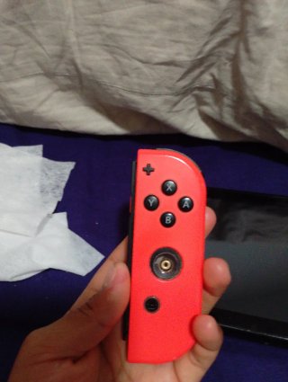 Nintendo switch esta usada solo le falta el botón