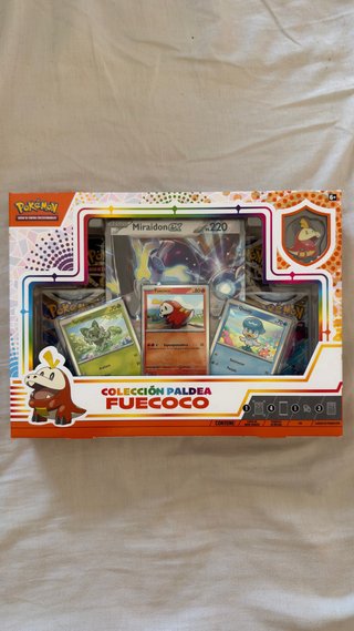 Colección Paldea Fuecoco, Sprigatito, Quaxly
