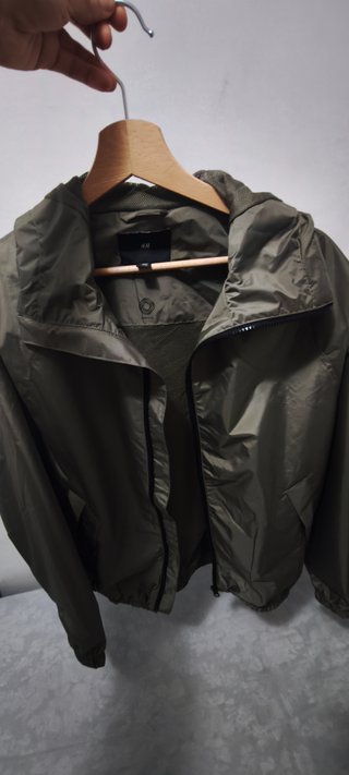 Cortavientos H&M verde talla S sin estrenar