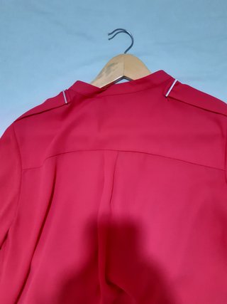 Camisa roja de Mango