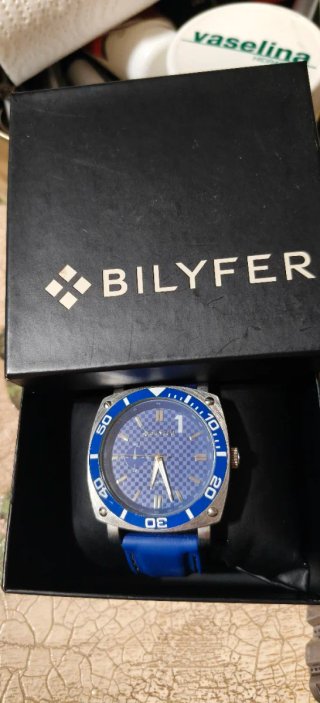 Reloj deportivo en color azul marca BILYFER