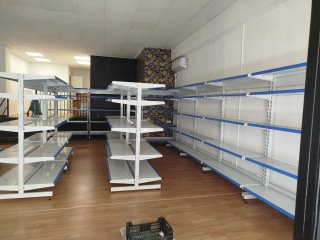 Estanterías y góndolas metálicas tienda