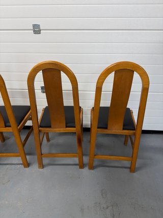 4 sillas de madera