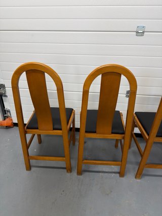 4 sillas de madera