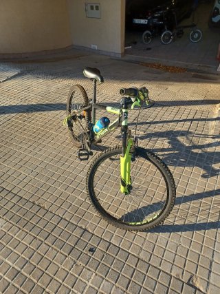 Bicicleta btwin rockrider 500, tamaño de rueda 24"