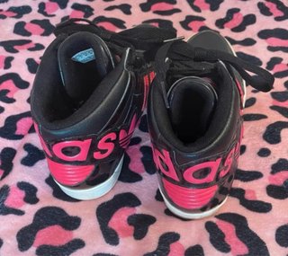 Zapatillas Adidas Vintage Negras y Rosas