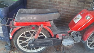 Puch  Roja y Negra.