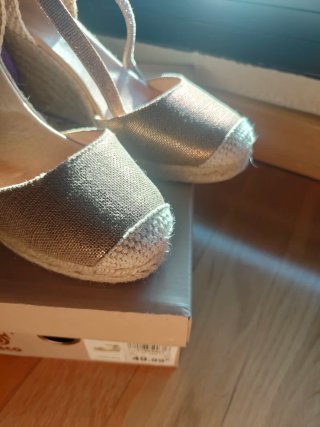 Zapatillas esparto cuña beige/dorado T.36