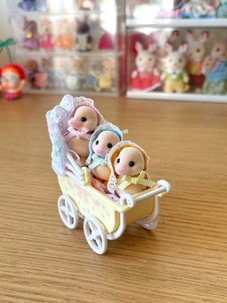 Sylvanian Families Bebés Cochecito y Figuras
