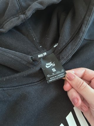 Sudadera Nike SB negra con capucha logo grande S