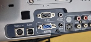 Proiettore NEC  modello VR660K con accessori