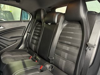 MERCEDES A180 2018 SÓLO 84.000KM REESTRENO