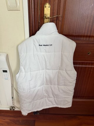 Conjunto Real Madrid: Cazadora y Chaleco Blanco