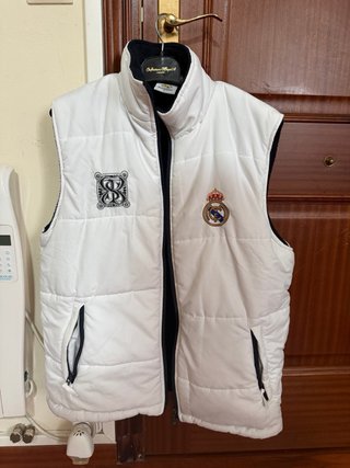 Conjunto Real Madrid: Cazadora y Chaleco Blanco