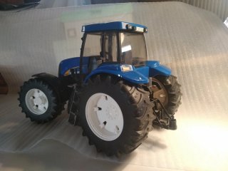 Tractor New Holland T8040 Bruder 1/16