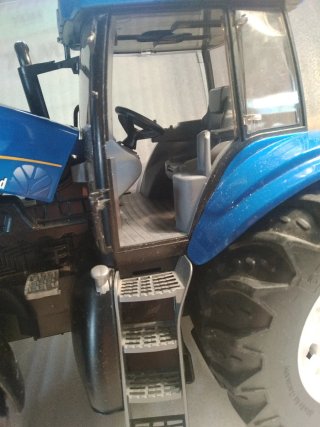 Tractor New Holland T8040 Bruder 1/16