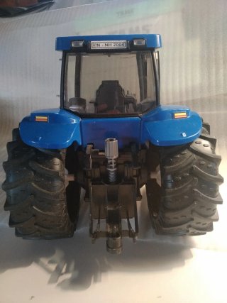 Tractor New Holland T8040 Bruder 1/16