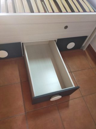 Cama nido con cajones blanca y rosa