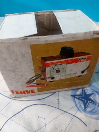 Cargador de baterías Ferve F-104