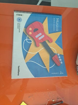 Libro música 4 nuevos acordes