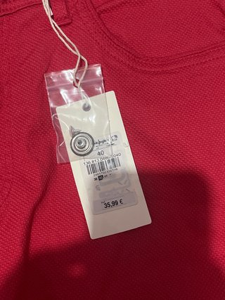 Bermuda roja talla M