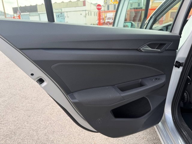 Volkswagen Golf Life 1.0 eTSI 81kW (110CV) DSG