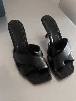 Sandalo sabot in pelle di Zara