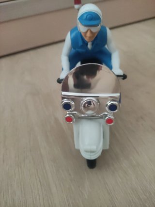 Moto policía de juguete