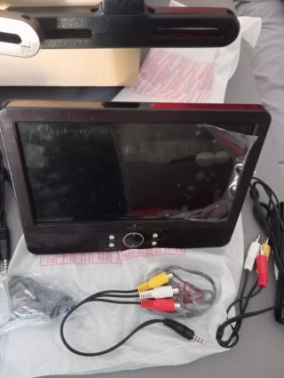 Reproductor DVD doble pantalla de 9 " marca Avanti