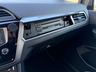 Volkswagen Touran 1.6TDI Business&Navi 5Plazas