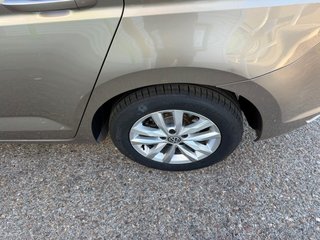 Volkswagen Touran 1.6TDI Business&Navi 5Plazas