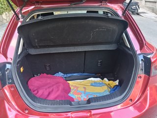 Mazda 2 2015 Rojo en perfecto estado