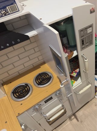 Cocina de madera montada a mano en buen estado