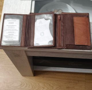 Cartera de cuero artesanal
