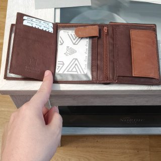 Cartera de cuero artesanal