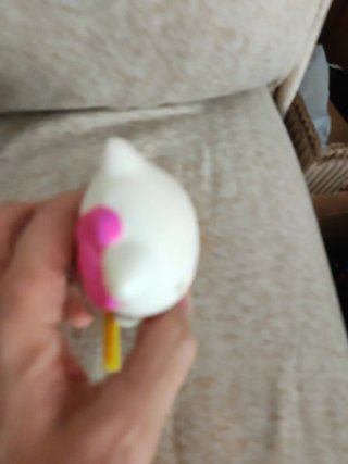 Hello Kitty con guitarra