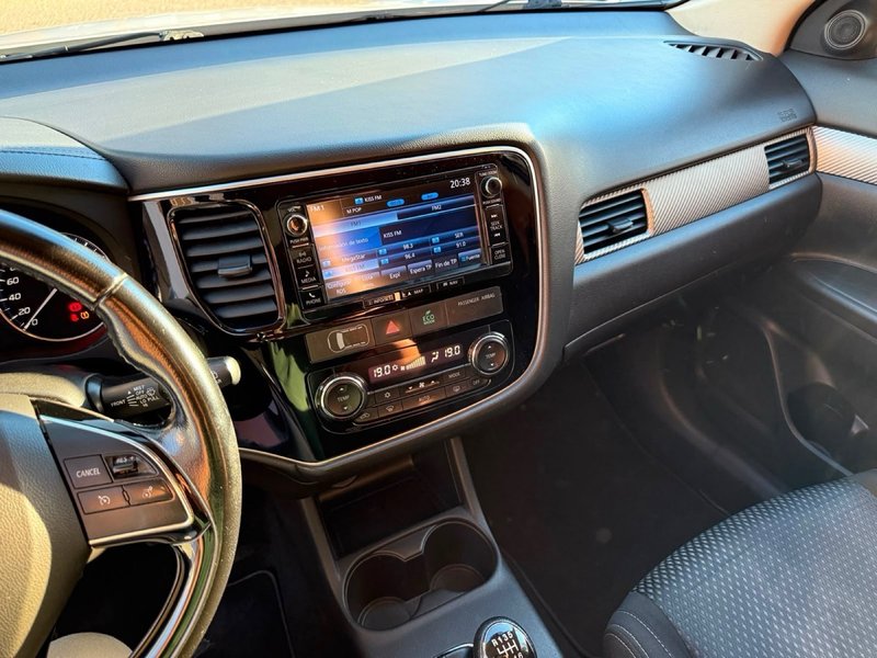 Mitsubishi Outlander 220 DI-D Motion 4WD 2016, foto 10