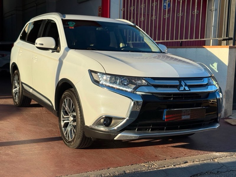 Mitsubishi Outlander 220 DI-D Motion 4WD 2016, foto 3