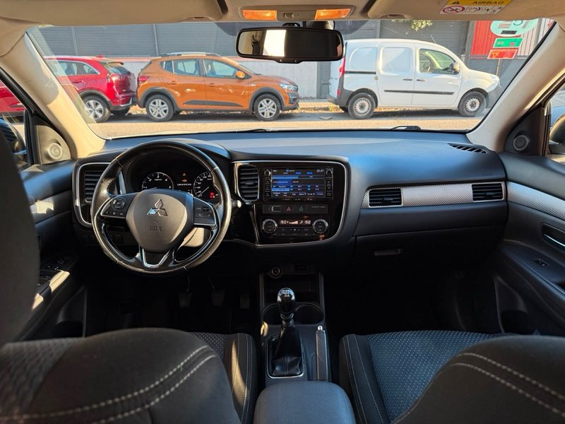 Mitsubishi Outlander 220 DI-D Motion 4WD 2016, foto 8