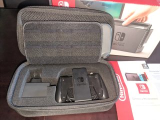 Nintendo Switch 1 Gris y Negro + Estuche